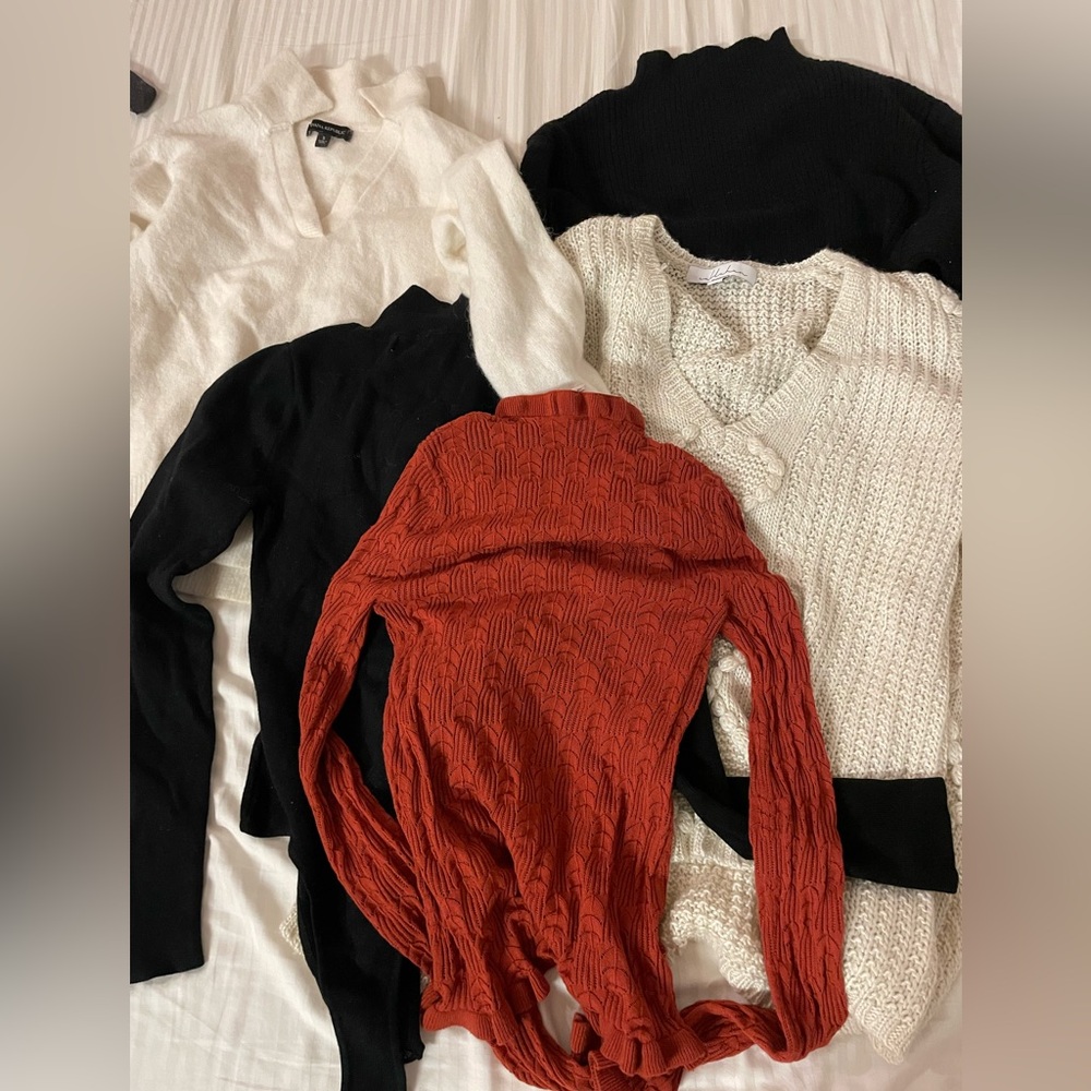 Bundle of 5 sweater XS and S